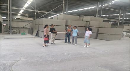 州验收组对贵定县圣凯伦硅酸钙板生产线建设项目进行验收