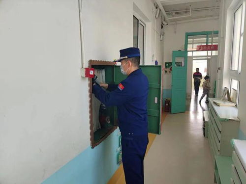 铁西区消防救援大队开展开学前校园消防安全检查和宣传活动
