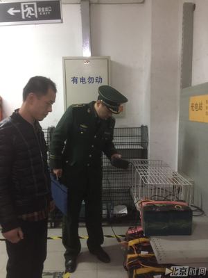 石景山消防支队开展人员密集场所消防安全夜查行动