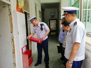 县消防救援大队 开展消防安全检查拧紧校园 安全阀